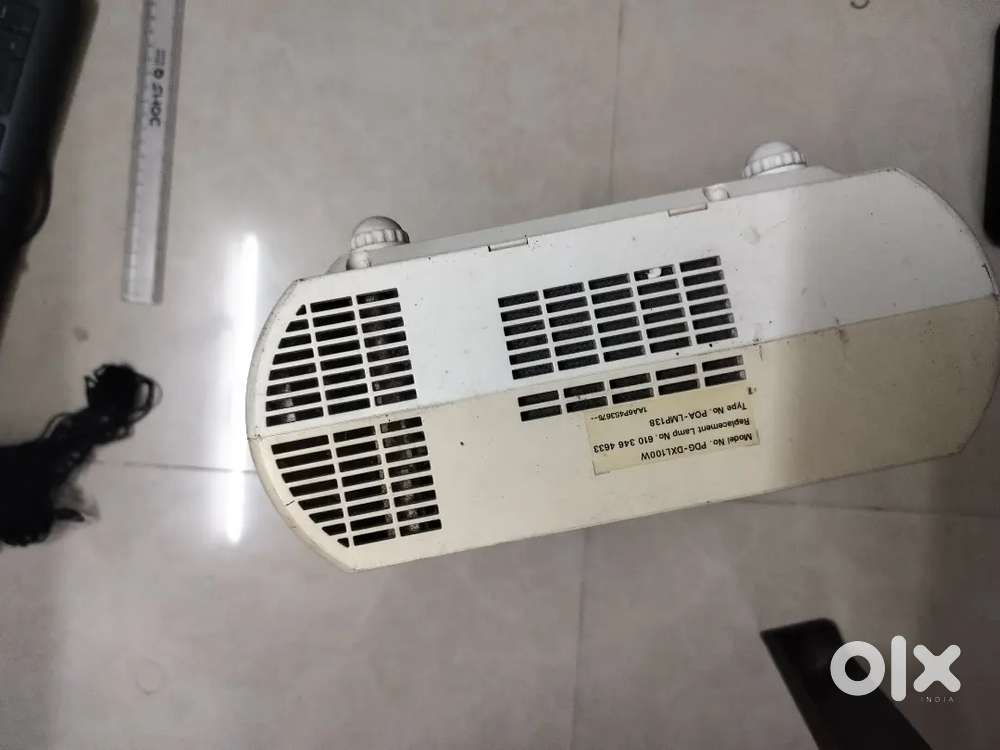 Sanyo projector board on but no display 700rs