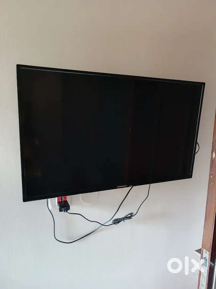 32 inch tv like new !!