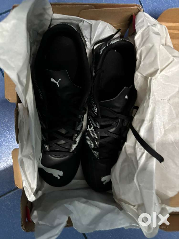 Puma Attacanto Football Studs