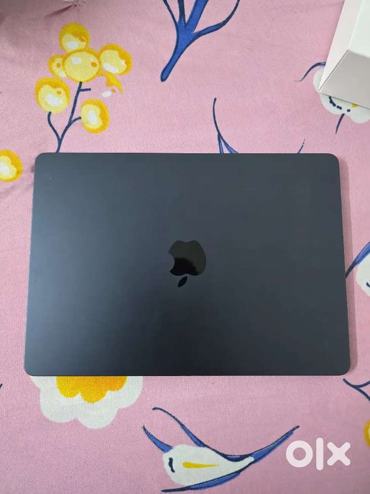 Macbook Air M2 16gb Ram 256 GB SSD. BROUGHT ON MARCH 9TH 2025