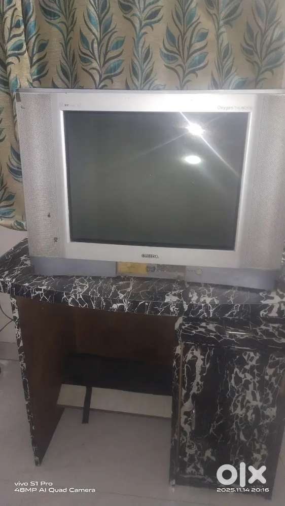 Tele vision  colourfull t v good condition working condition