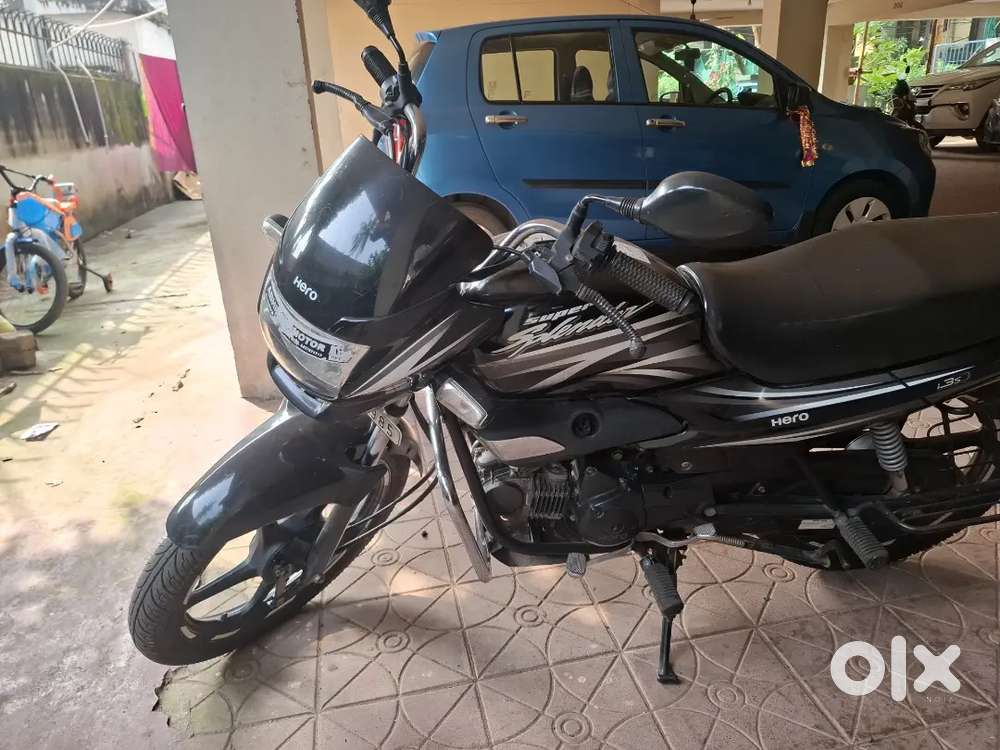 2017 model black colourd  i3s super splendor in best condition