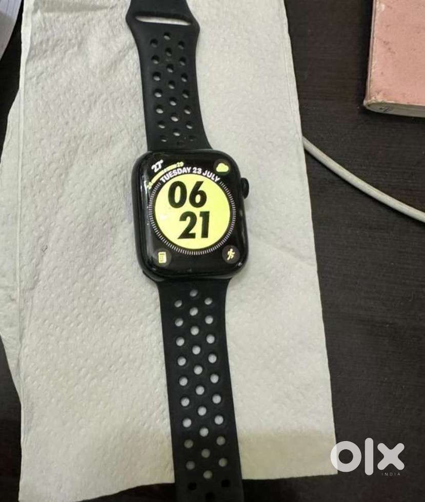 Apple watch series 8
