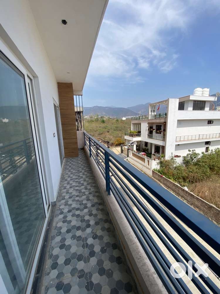 3bhk semi furnished flat for rent