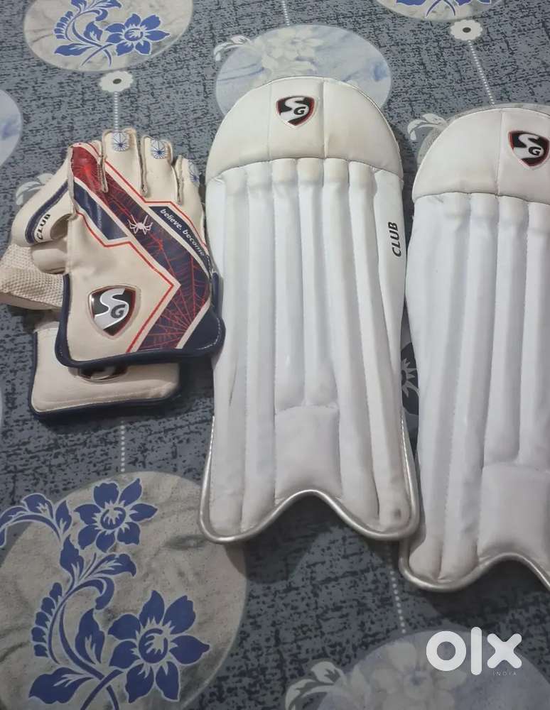 3800 me liya ek baar khela keeping goves or wicket pad