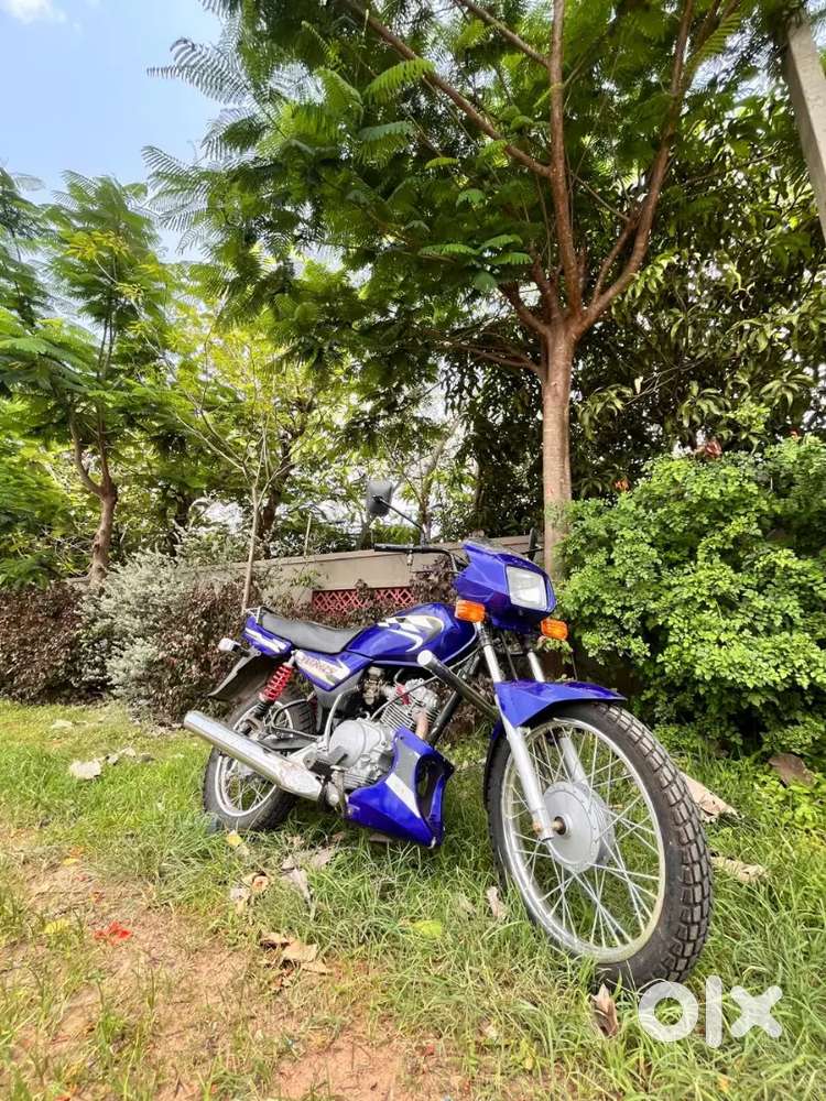 Yamaha ybx petrol bike