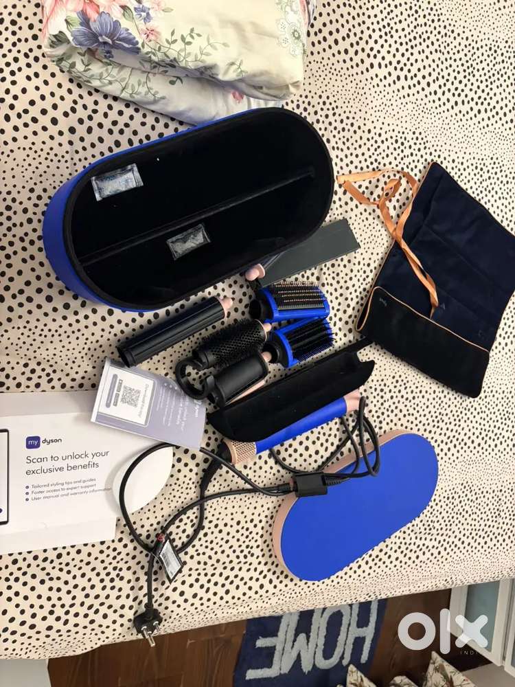 Dyson Airwrap HS05 Multi-Styler with all attachments