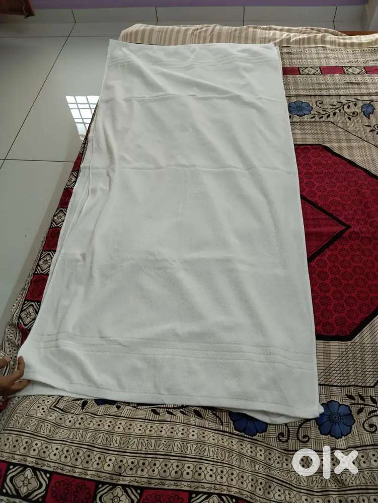White towel brand new very good quality
