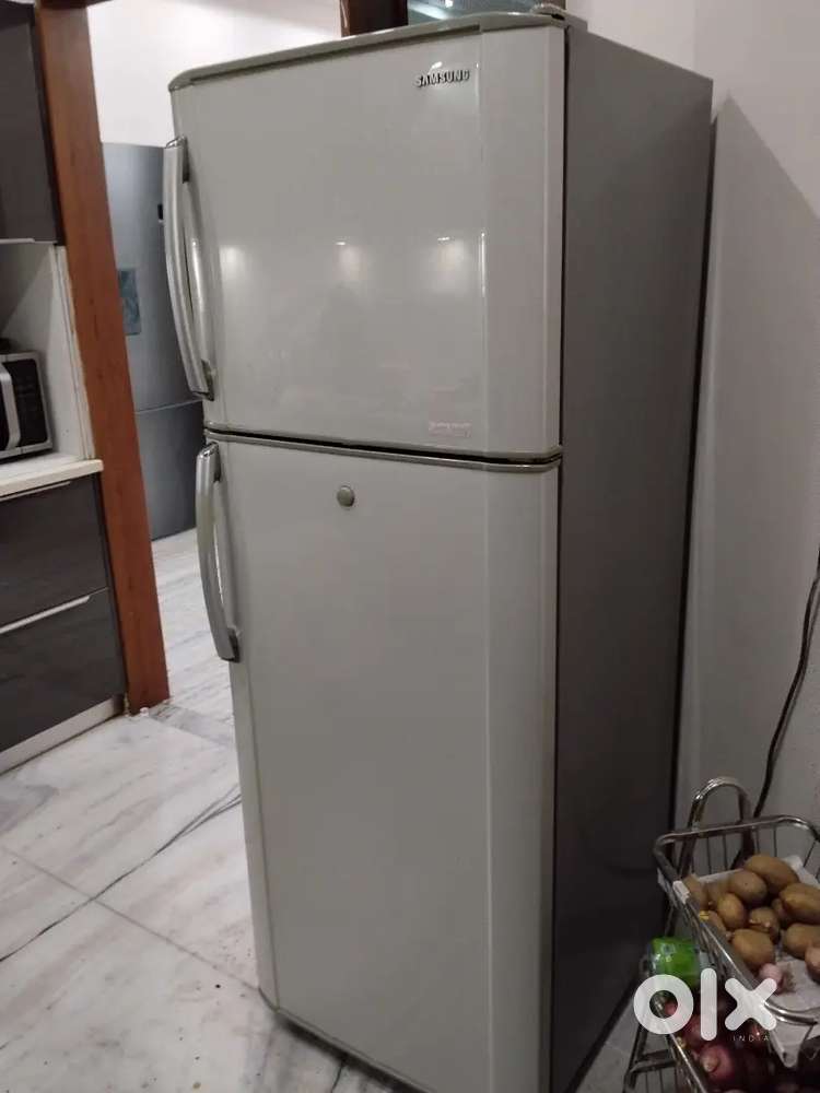 Samsang double door 320 lt fridge