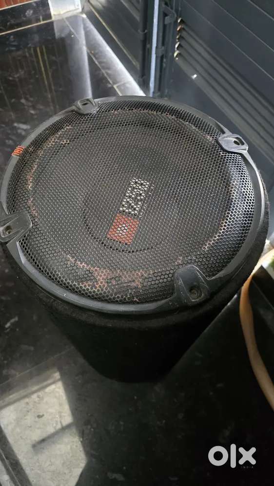 Jbl car basstube