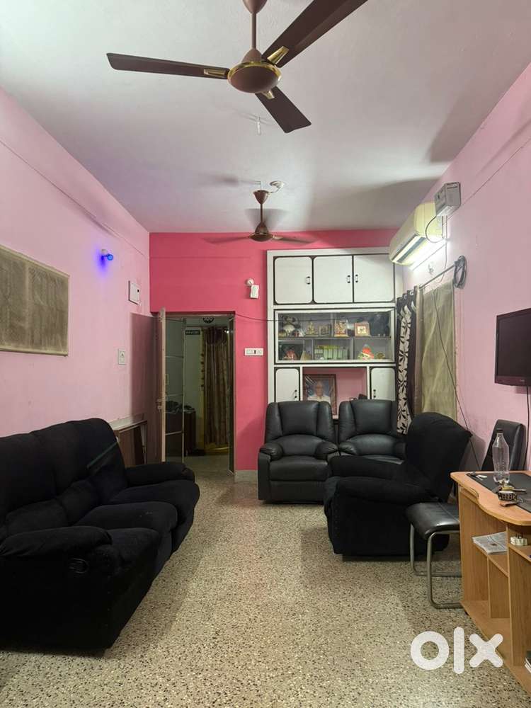 900sft, 2bhk, N/F, Grndflr, 18yrs old, lift & carparkg @ Shivajipalem