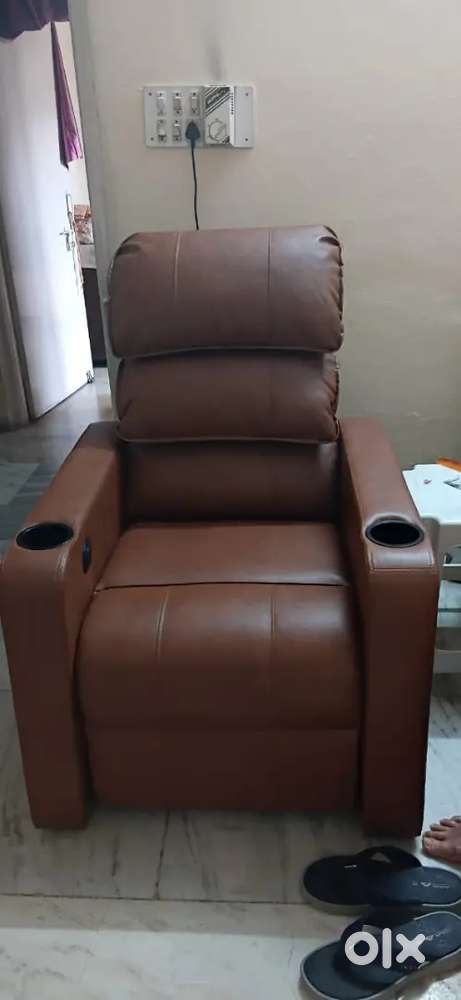 Reciner chair brand new leather