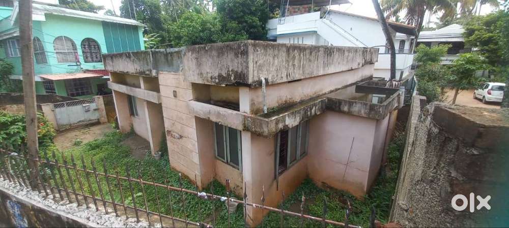 Road frontage property ideal for commercial purpose