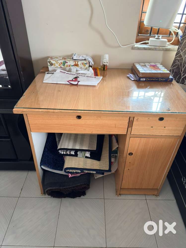 Laptop Monitor Table for Sell