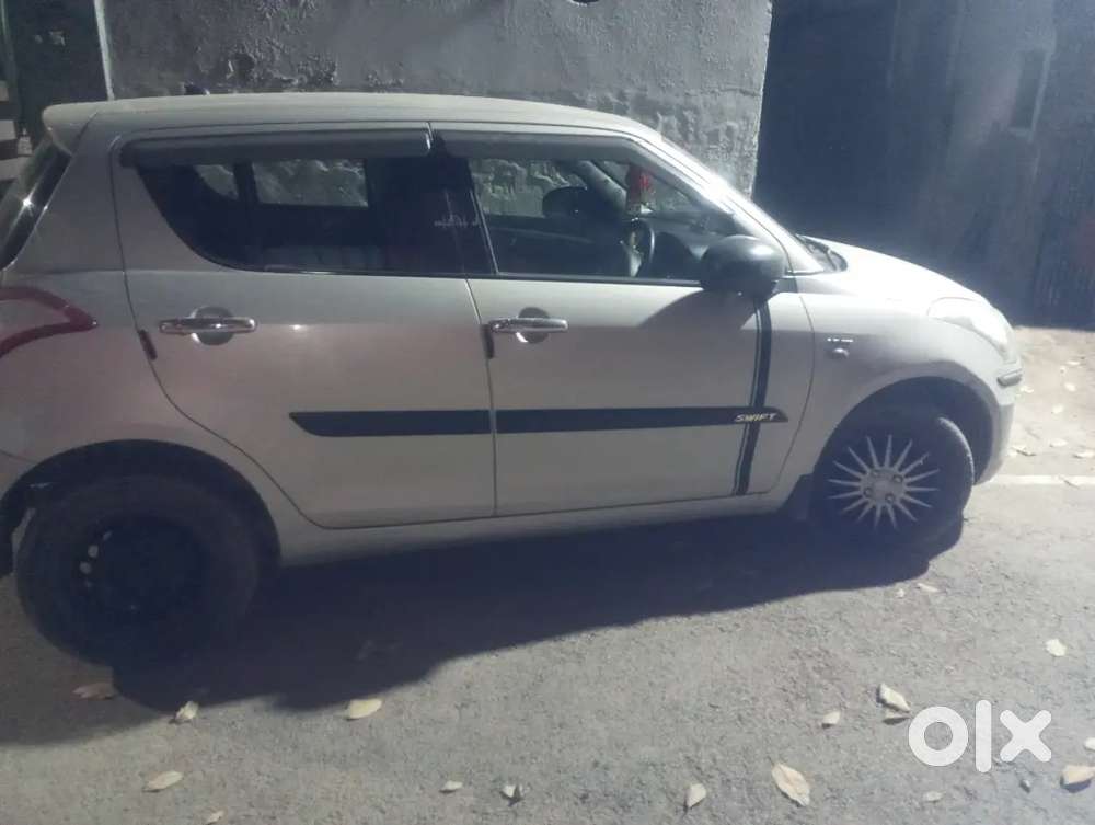 Maruti Suzuki Swift 2017 CNG & Hybrids 58000 Km Driven