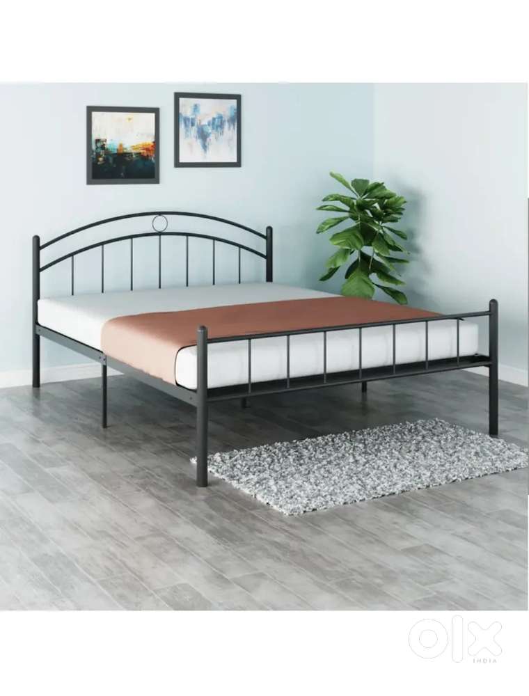 Iron cot with Matriese