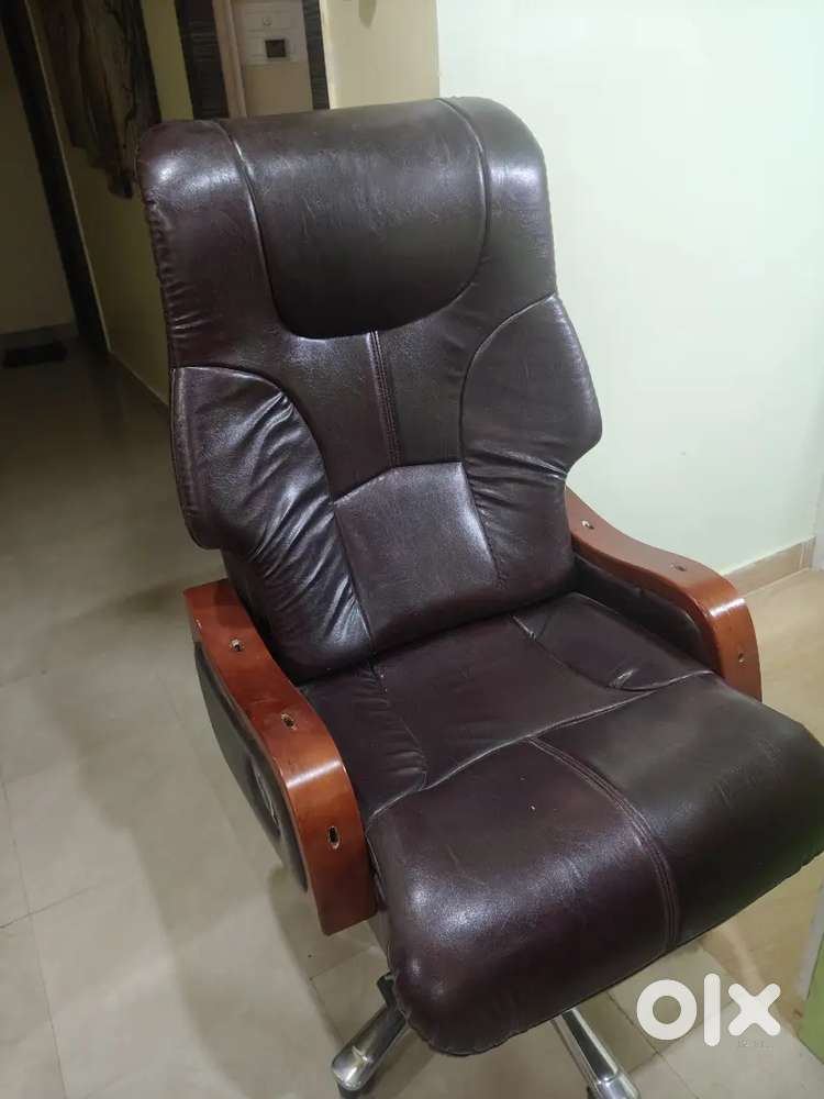 Excutive chair for MD cabin