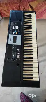 Yamaha keyboard E223