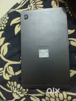 Ak phone ak tablate hai dono bechna hai kisi ko dono mai se ak bhi le