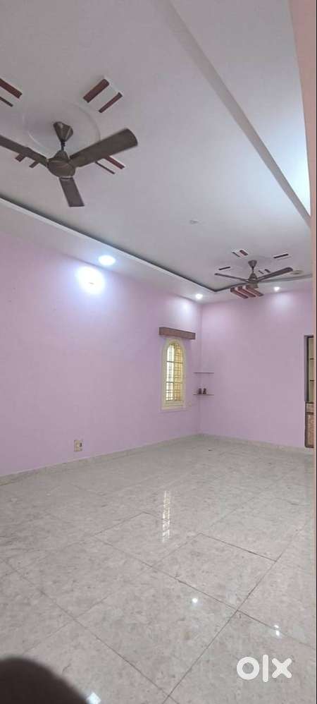 2BHK at DDU Nagar on 1st floor for family