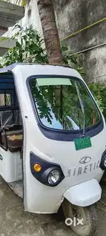 New auto wali toto hai jisko chlana hai woo sampark kare Roj ka 400rs