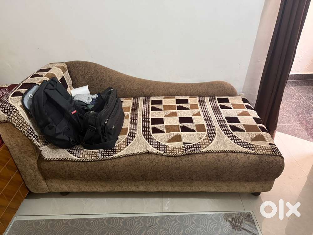 Sofa Diwan Couch