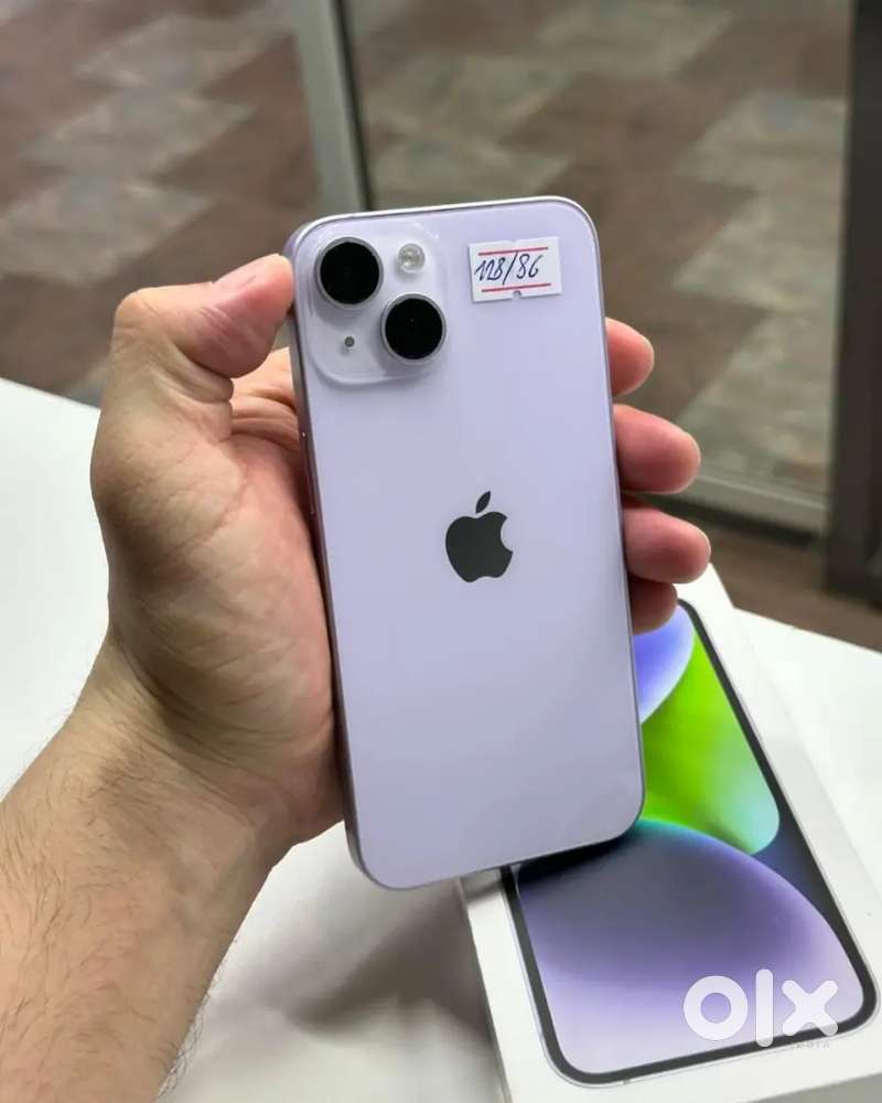 Apple  iphone 14 model only 4 month old with bill box warranty