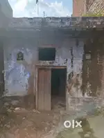 GANDHI NAGAR , SHUKLAGANJ ME ghr hai pehle ka bna hua hai