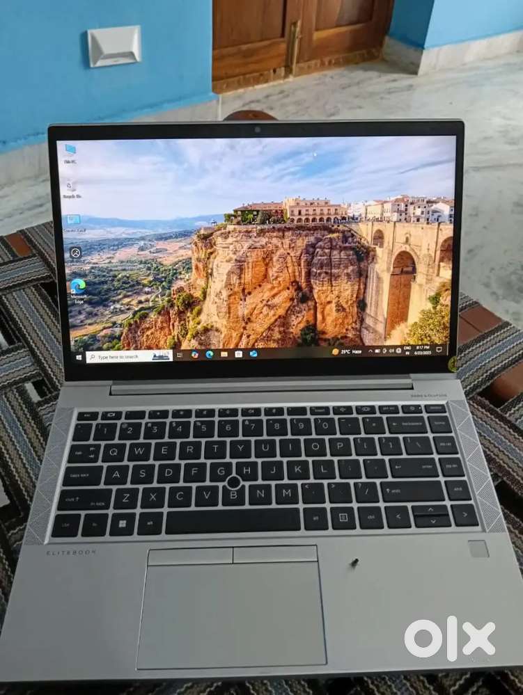 HP Laptop, i7 Processor, 16Gb Ram,  SSD 512, 11 Gen 8 hours battery