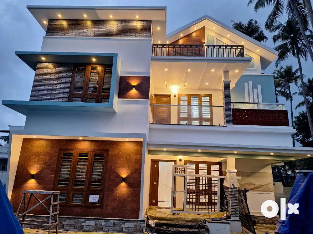 Luxury Villa For Sale In Nadathara