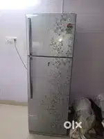353 litre LG fridge