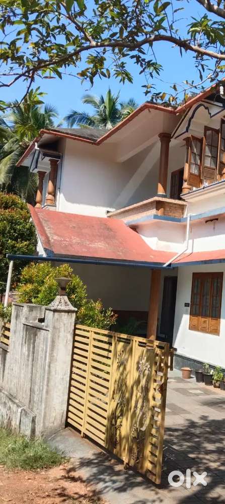 House for sale at valiyanur