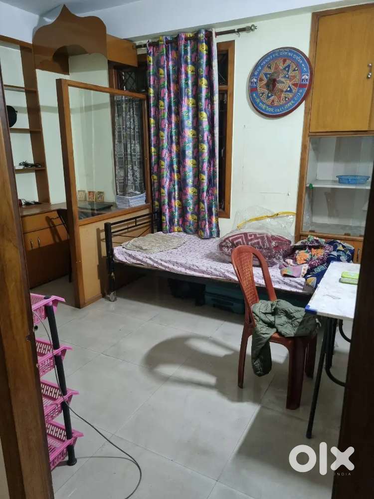 One room available at a 3bhk in Kahilipara from 1 December