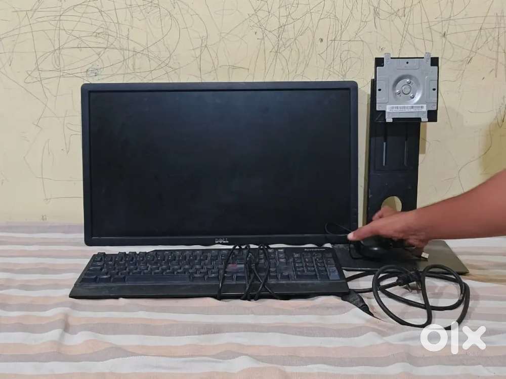Dell 22inch monitor with key board, Mouse, power cable