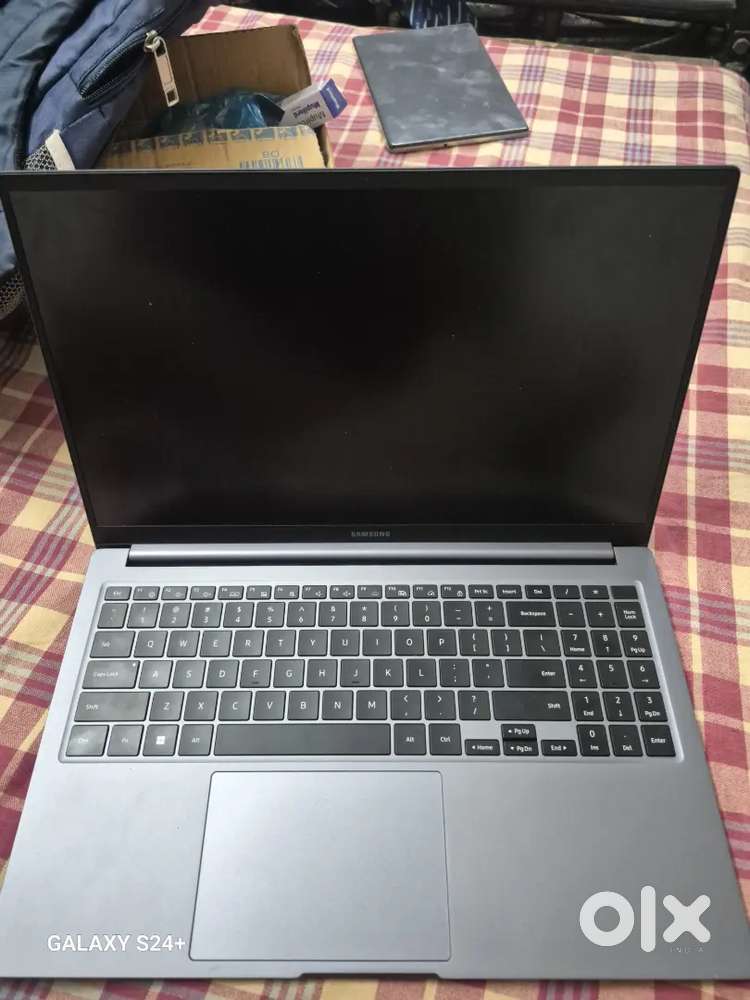 SAMSUNG GALAXY BOOK 4 i3 13th gen