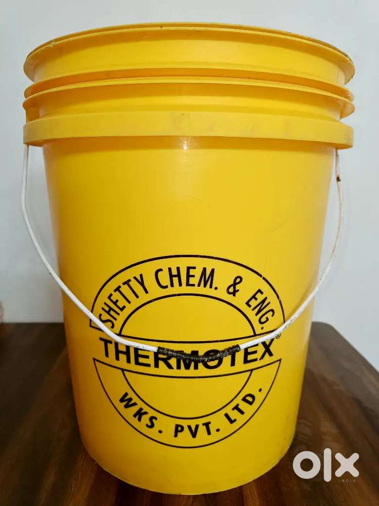 Strong and Durable Plastic Bucket with Lid