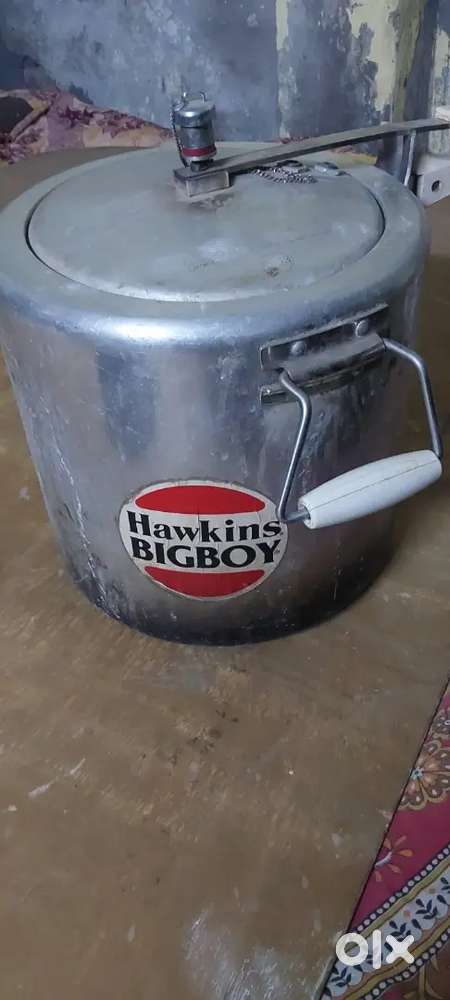 Hawkins pressure cooker