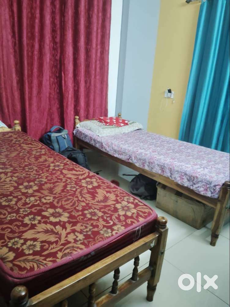 2 bed space avilable in 3bhk for ladies only no restrictions