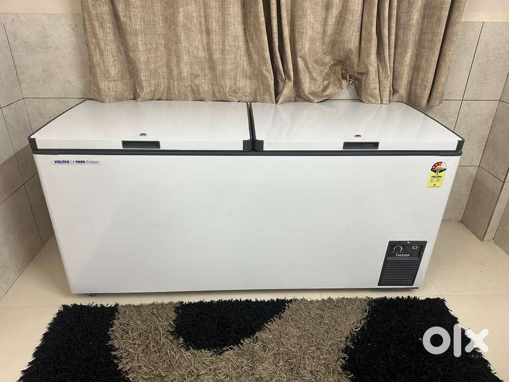 Voltas deep freezer 461 L