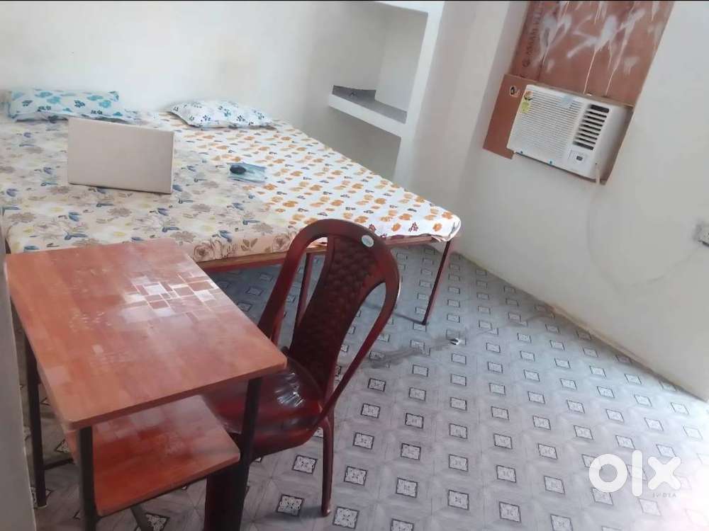 कुक चाहिए हॉस्टल के लिए