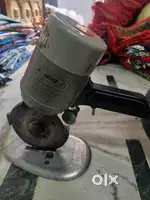 Cloth cutting machine 3