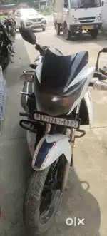 Car Lani hai is liye de Raha hu