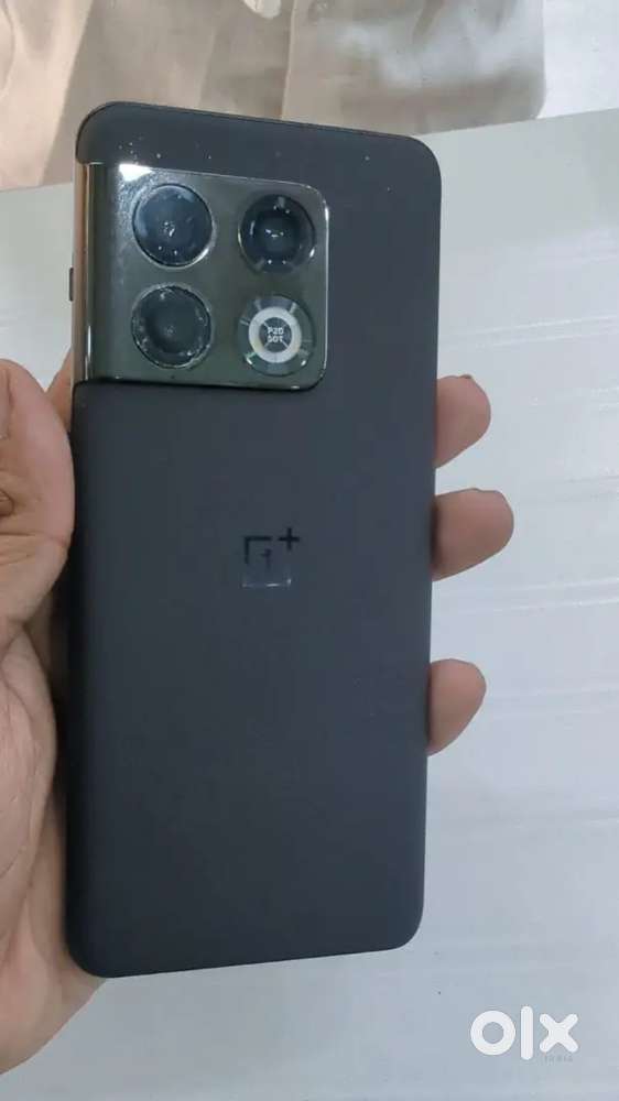 OnePlus 10 pro ... premium curved phone