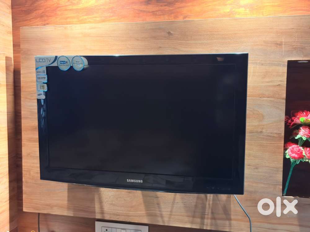Samsung Original LCD TV 32’inch with smart box