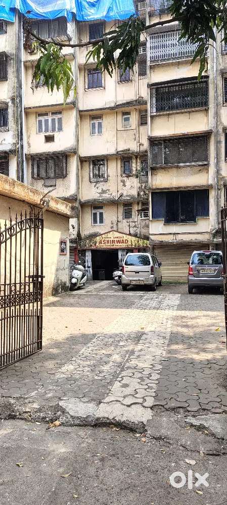 Rent 11000 deposit 50000 outside toilet