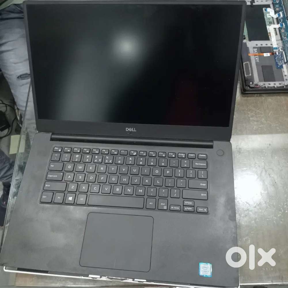Laptop & Laptop
