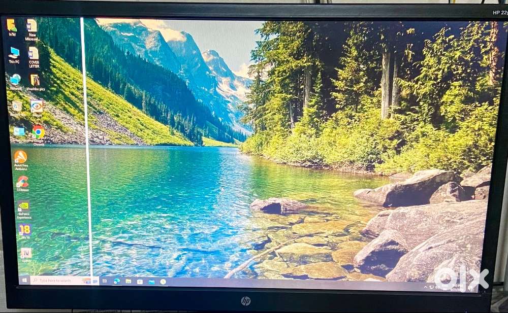 HP 22” Inch monitor in good condition, only single line at best price