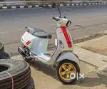 Vespa SXL150cc ABS Racing Sixtes Limited edtion new condtion 1st owner