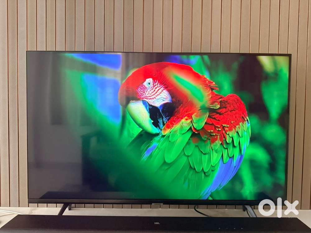 Samsung 43Inch TV 4K Ultra HD with original stand + original remote