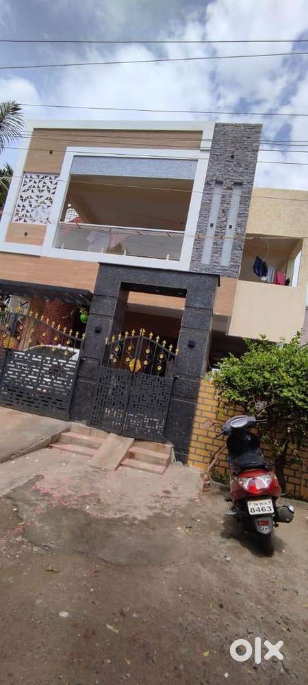 Two bedroom house for rent with car parking - Family